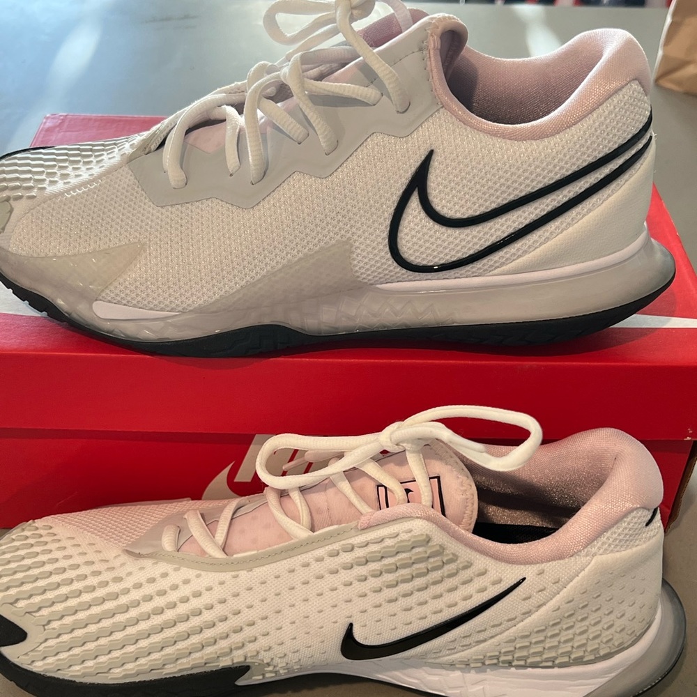 NikeCourt Air Zoom Vapor Cage 4